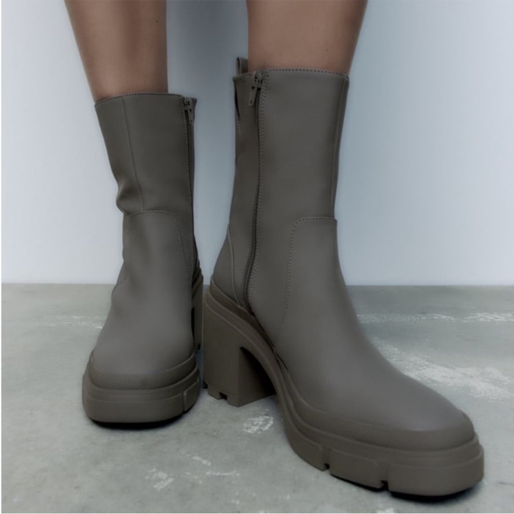 Zara Rubberized Green Khaki Mid Heel Ankle Chunky Platform Lug Sole Boots 38 - Picture 5 of 12